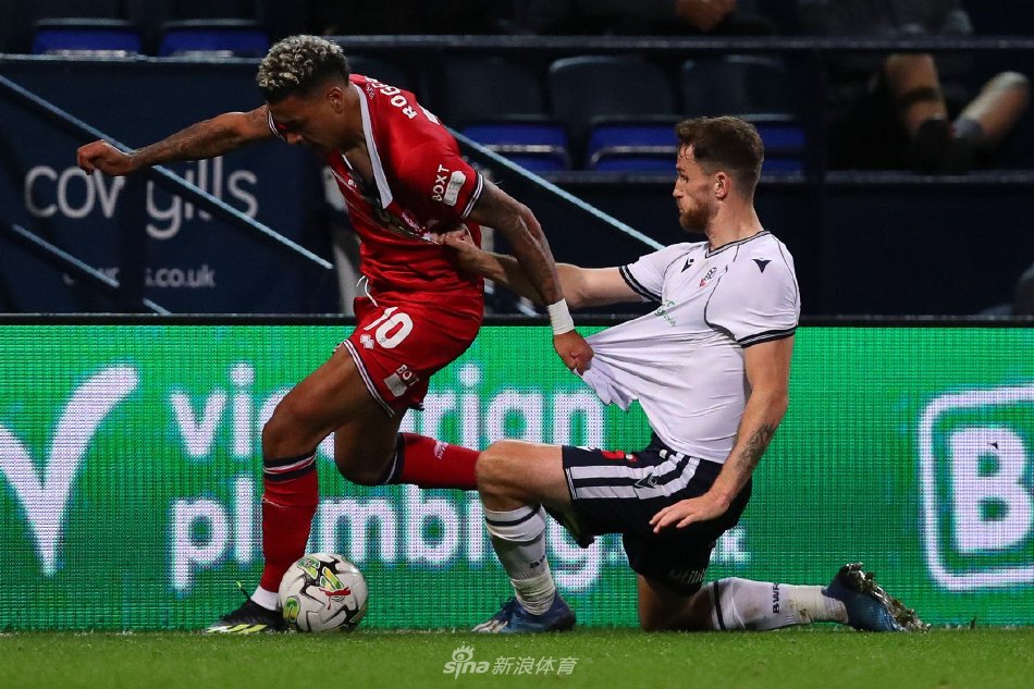 球迷们不仅 球迷们不仅