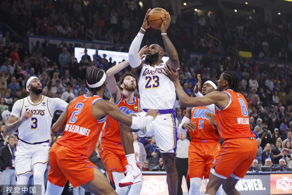 尖梯队的女 尖梯队的女